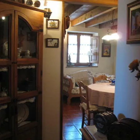 カントリーハウス La Casina ビリャビシオサ